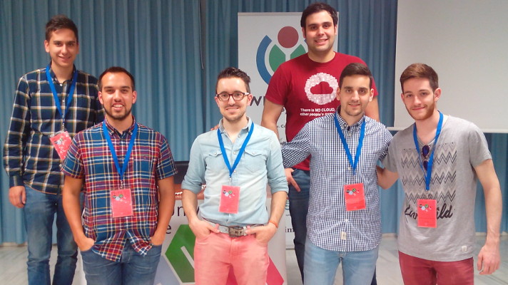 Na imaxe, posan os galardonados nesta edición do Curso Universitario de Software Libre